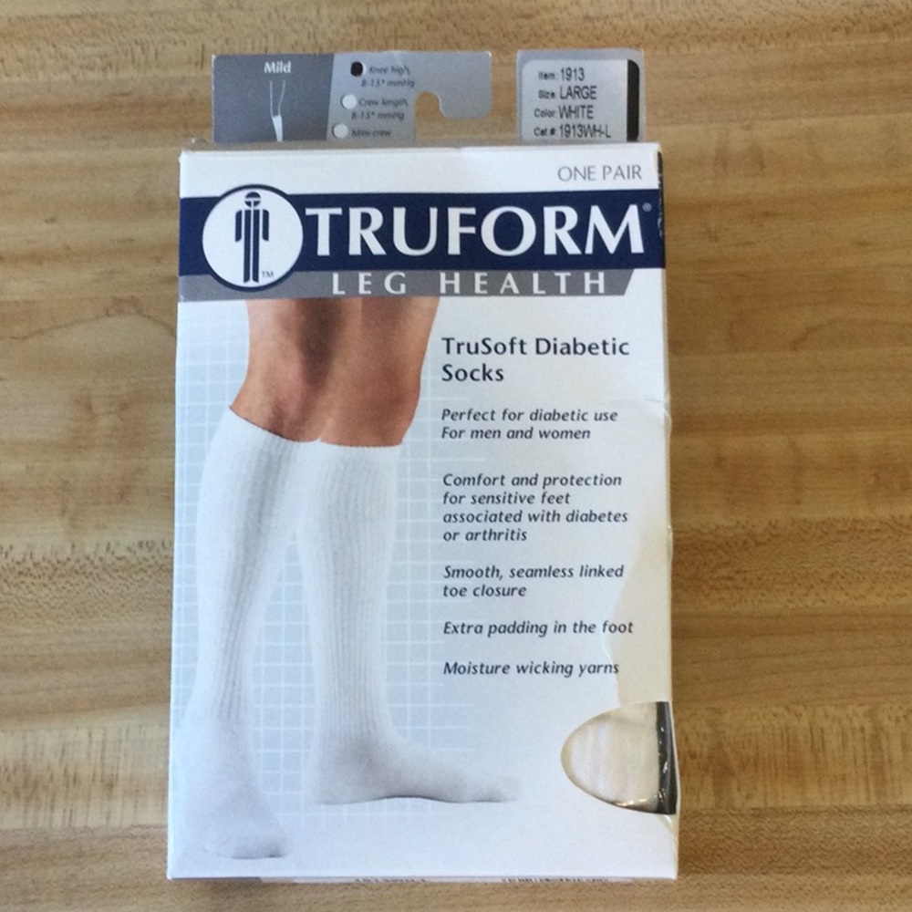 TRUEFORM Diabetic Over the Calf Socks